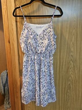 Staccato Ditsy Floral V-Neck Mini Dress - Small